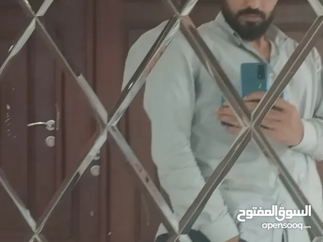 نجار موبيليا وصباغ Carpenter