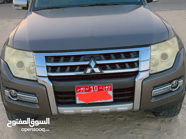 ميتسوبيشي باجيرو 2015 خليجي ممشي 155000بحاله جيده استعمال شخصي ماتحتاج اي صيانه