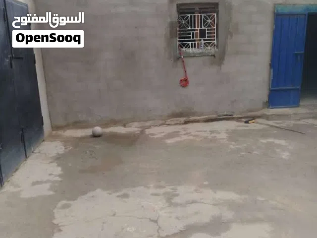 حجرة سكن عمال والبيت كله حجرتين مطلوب سوادين أو مصريين