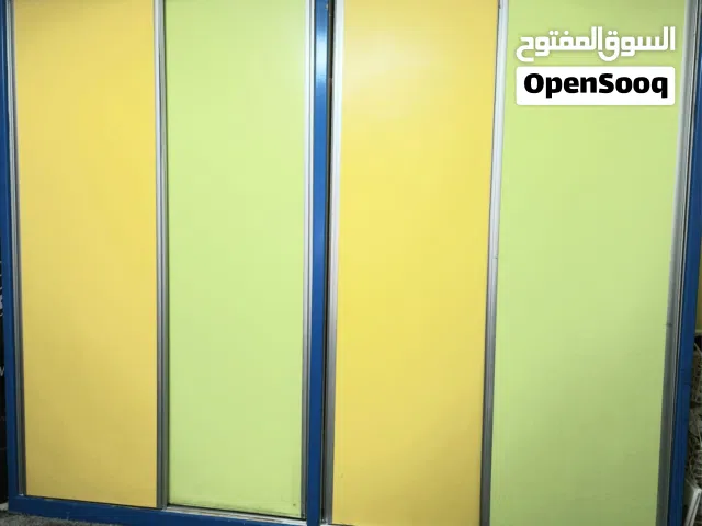 غرفة نوم للبيع تفصيل الخشب المستخدم لاتيه 18 وملبس فورمايكا ايطالي بحاله لوكاله