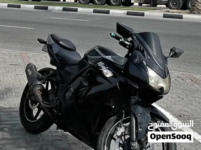 kawasaki Ninja 250r black perfect condition new tyres