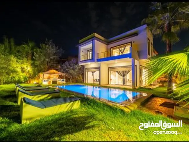 300 m2 More than 6 bedrooms Villa for Rent in Marrakesh Av Mohammed VI