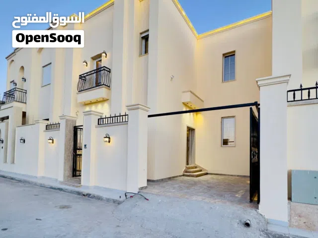 فيلا دورين خليجي بحوض السباحة بسعر ممتاز بسعر 550 الف