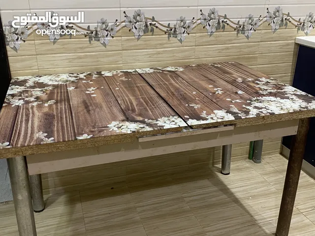 Dining table (Foldable and extentable)