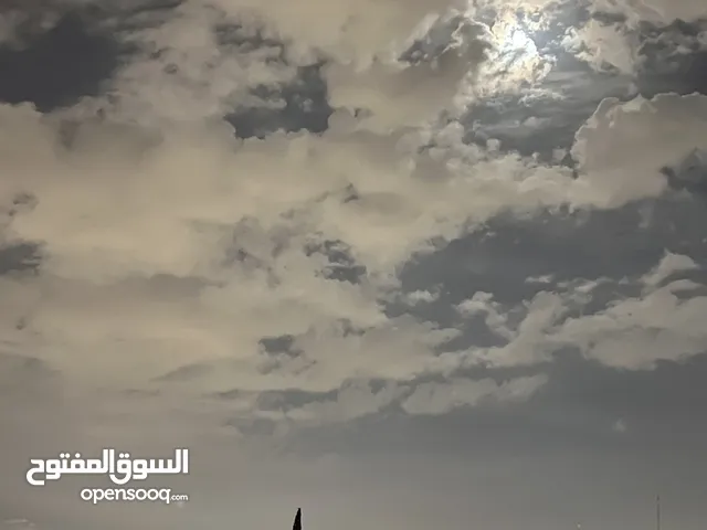 منزل ثلاث طوابق للمستثمرين