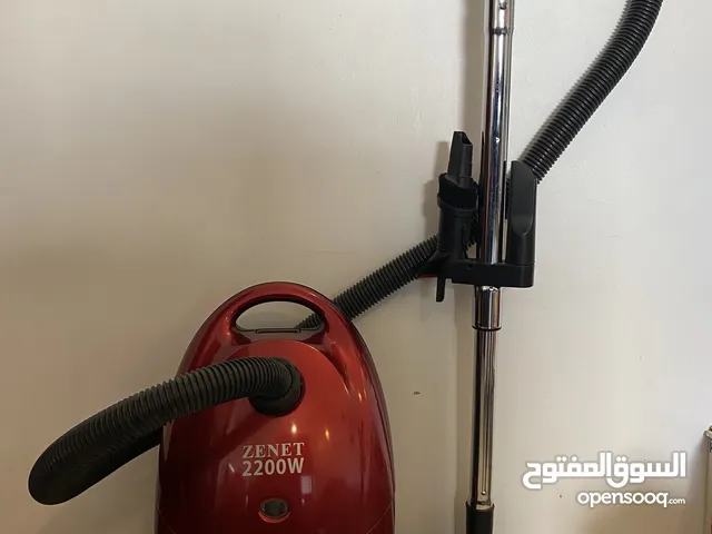 Zenet 2200W Vacuum Cleaner with Attachments