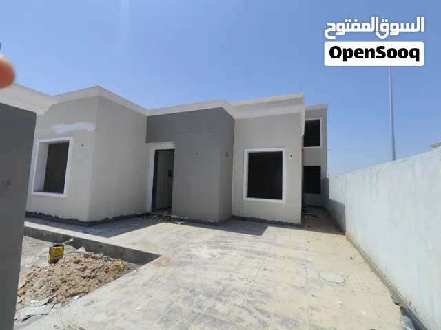 250 m2 3 Bedrooms Townhouse for Sale in Basra Tannumah