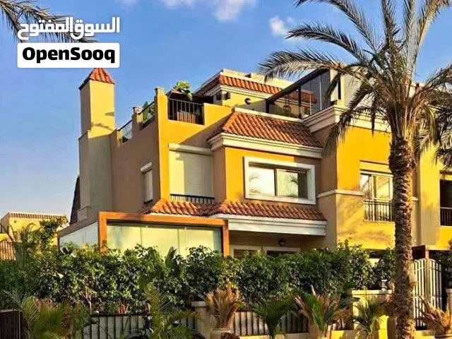 فيـلا 3 ادوار بجاردن ورووف للبيع في سراي بجوار مدينتي دقايق من الجامعه الامريكيه بالتقسيط علي 8سنين