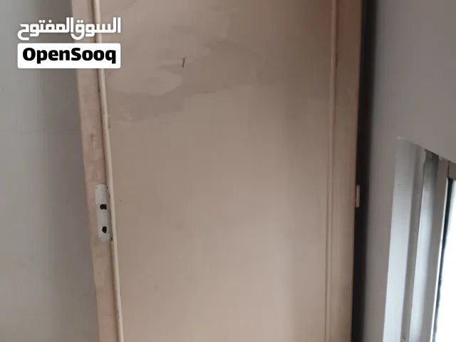 باب بدون حلق للبيع