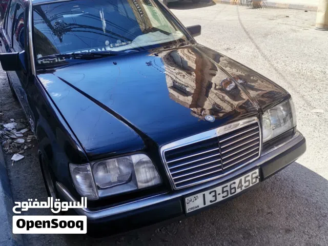 1988 مرسيدس بنز الفئة-E E 200
