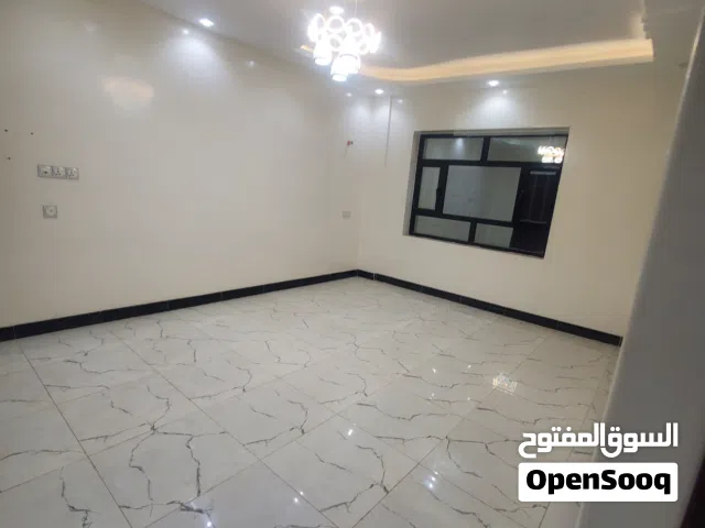 300 m2 4 Bedrooms Apartments for Rent in Sana'a Bayt Baws