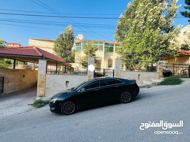فيلا مميزه للبيع الجبيهه بالقرب من مسبح تولين