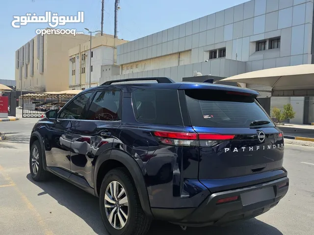 2022 Pathfinder SUV Single Owner Full Service History