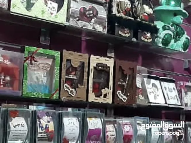 مكتبه للبيع. تشمل تجميل إكسوارات. في موقع حركه