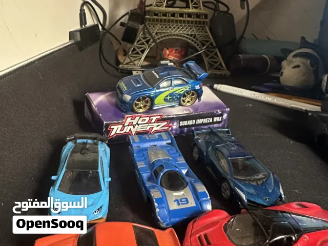 Mini cars only 2 are hotwheels