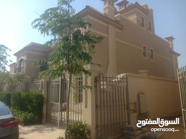 300 m2 5 Bedrooms Villa for Sale in Cairo First Settlement