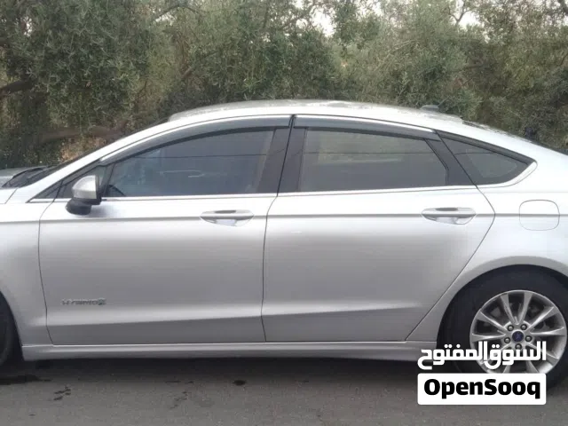 2017 فورد فيوجن SE