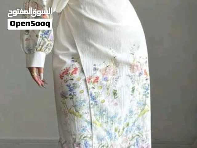 Elegant, colorful, modern print   فستان مطبوع بطابع عصري ملون راقي_dress