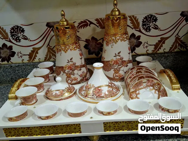 للبيع ست كامل دلال حق المناسبات  استخدام مره واحده فقط السعر 25 دينار و قابل