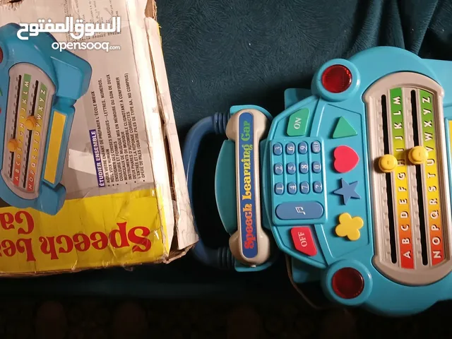 للبيع بحاله جيده لعبه عشكل سياره لتعليم الطفل الحروف الانجليزيه والأشكال متل النجمه والقلب الخ