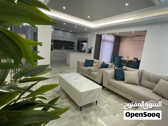 شقة واسعة مع ترس مجددة بالكامل عبدون