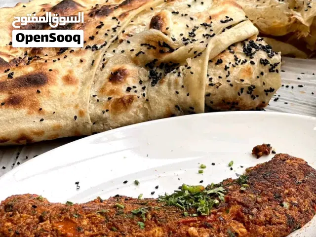 الذي يحتاج طباخين محروقات اصحاب خبره بتحضير المحروقات طباخين فنانين يتواصل بنا