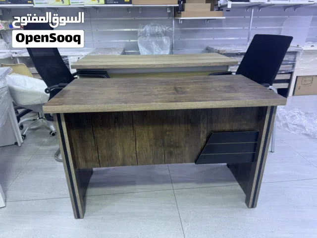 مكتب دراسي أو موظفين مع ادراج  120×60العرض لمدة يومين
