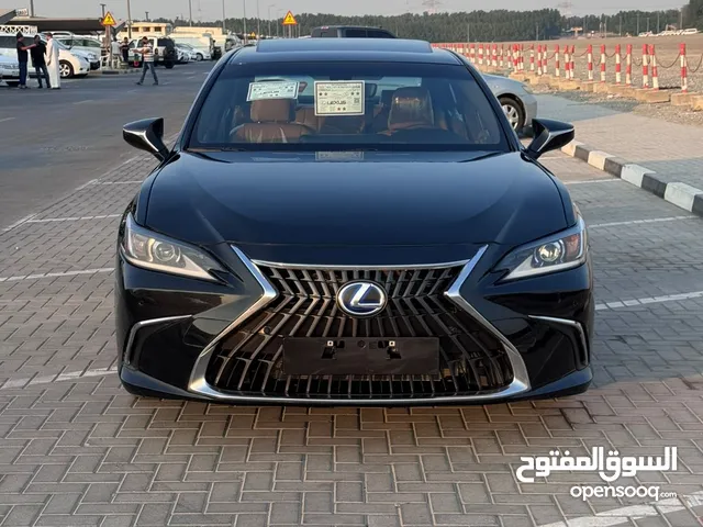 Used Lexus ES in Sharjah