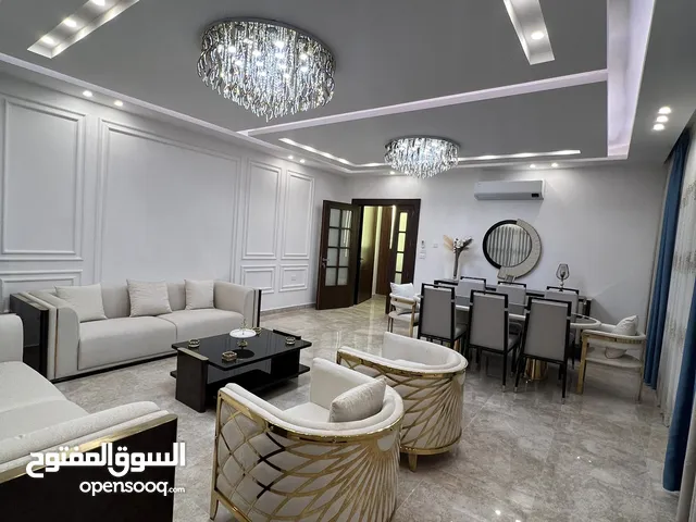 200 m2 3 Bedrooms Apartments for Rent in Amman Al Kursi