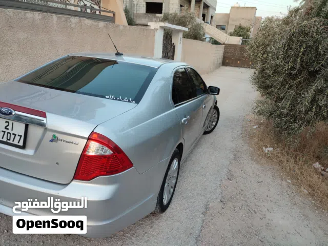 2011 فورد فيوجن Standard