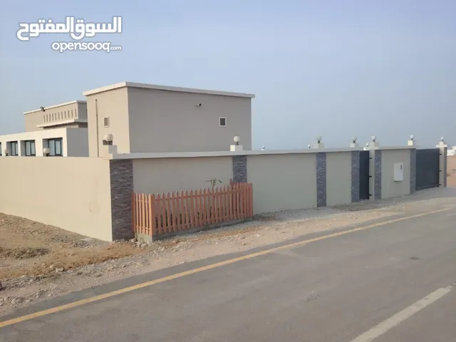 استراحة الساحل الشرقي ولاية صور شالية راقي ومتكامل -غرفتين،مسبحين،جاكوزي، سماعات موزعة،جلسات خارجية