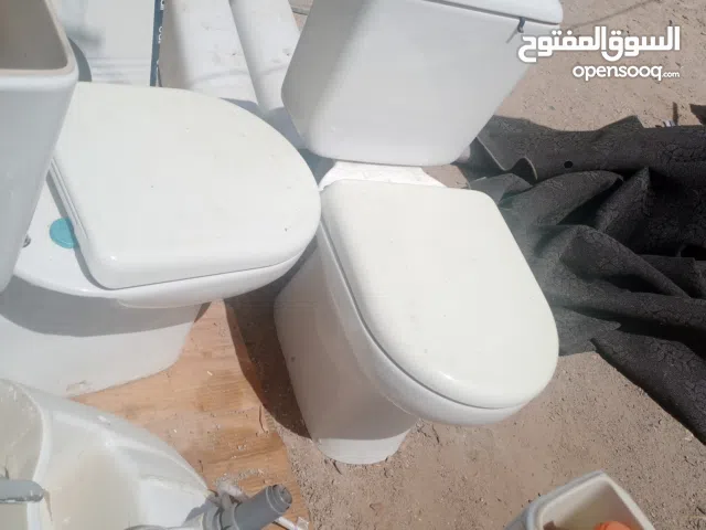 غربي نضيف وجديد ما مستعمل عدد3 وشرقي جديد هم ما مستخدم عدد2 مغاسل جديدة كاملة عدد4