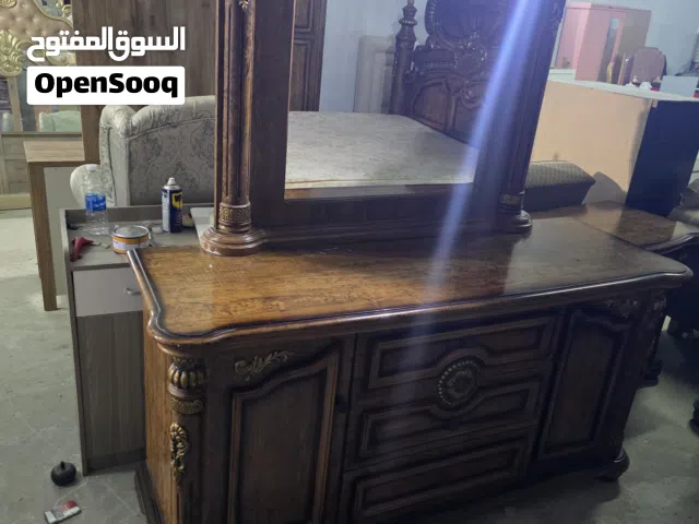 للبيع غرفه نوم صناعه ماليزي نضيفه