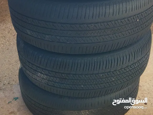 كاوشوك بحاله جيدة قياس 235/55R 18