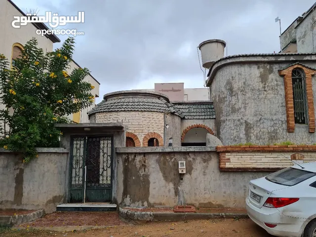 250m2 3 Bedrooms Villa for Sale in Tripoli Alfornaj