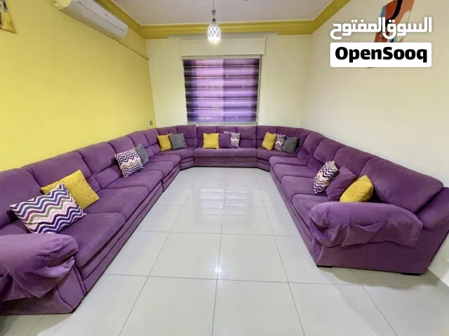 طقم كنب كورنر 14 مقعد مع 15 كوشن بحالة ممتازة جداً