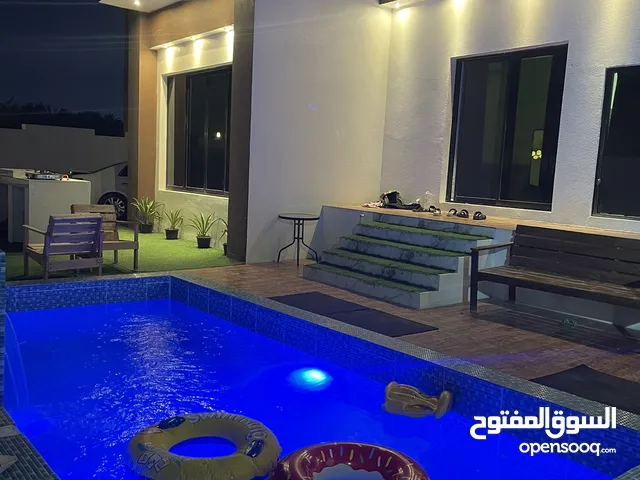 2 Bedrooms Chalet for Rent in Al Batinah Al Masnaah