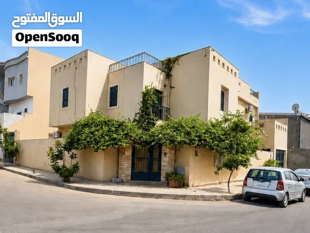 فيلا تجارية دورين وملحق للإيجار في النوفليين – واجهتين على شارع معبّد - مسقوف 597 م2