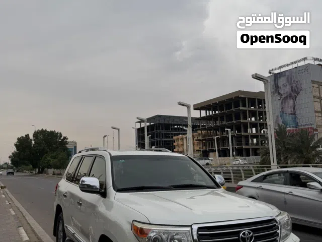 2015 تويوتا لاند كروزر GXR
