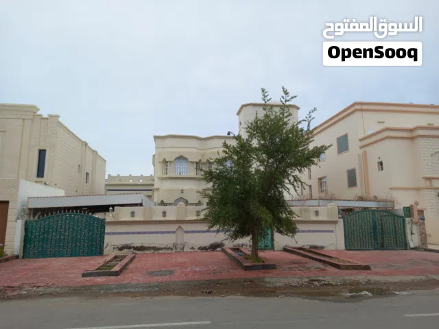 للبيع فيللا طابقين منفصلين ممكن استخدامه كمنزل واحد او منزلين مستقلين تماما
