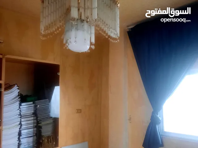 420 m2 More than 6 bedrooms Townhouse for Sale in Zarqa Hay Al Hussain