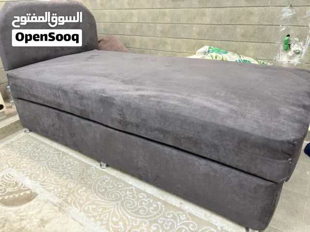 سرير مع مرتبة طبية مريحة جداً