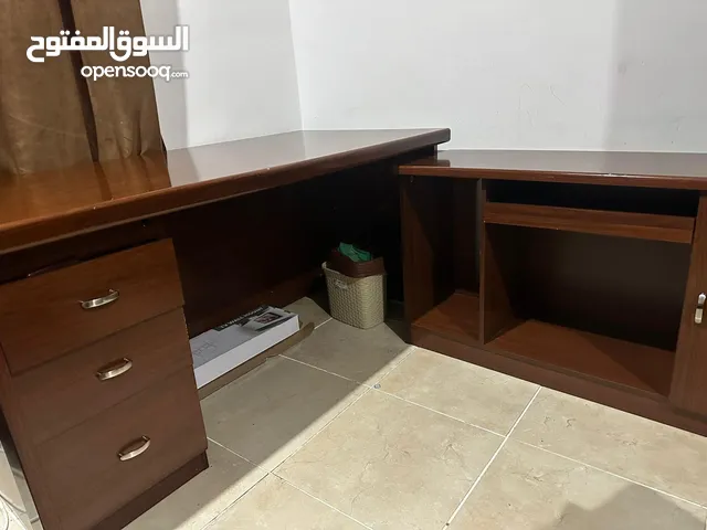 مكتب للبيع 40 دينار (سلوى) حالة جيدة جدا البيع لصغر المساحة الحالية...studying desk