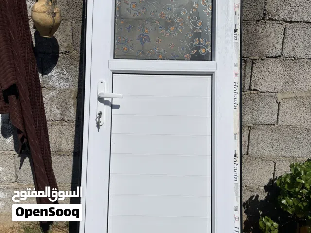 باب بي في سي شبه جديد