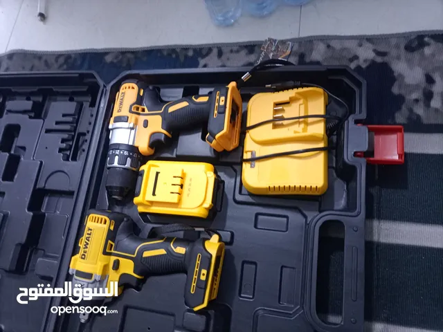 سلام عليكم دريلات مع حقيبتهن للبيع