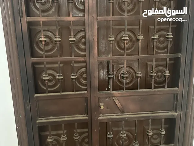 طابق ارضي للإيجار الخدمي وليس السكني