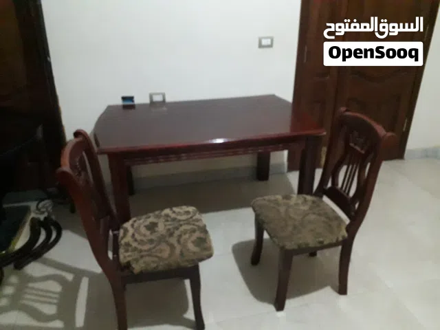 عدد 2 طاولة اكل للبيع