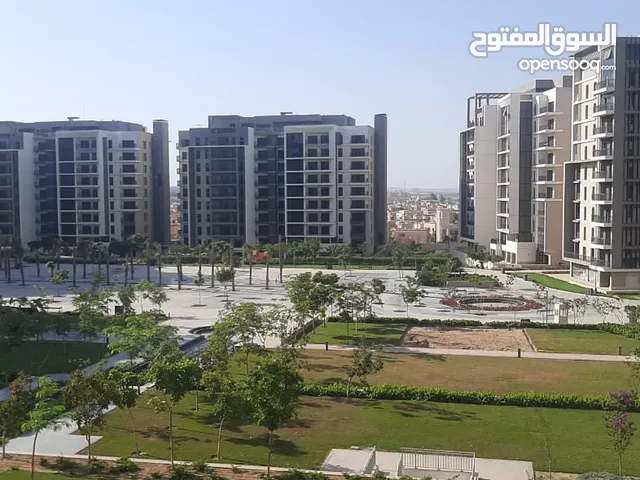 شقه فوري متشطبه ابراج ساويرس الشيخ زايد استلام فوري بجوار هايبر و فندق كراون بلازا