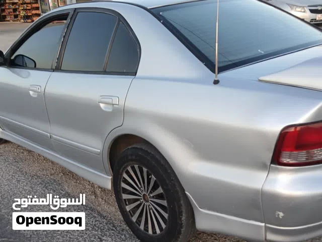 2005 Mitsubishi Galant Standard