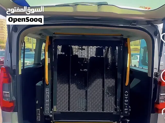 للبيع مصعد كراسي متحركه للسيارات